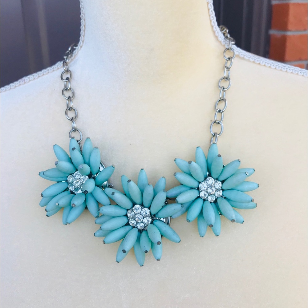 Women’s Lite Green Necklace - Picture 2 of 6